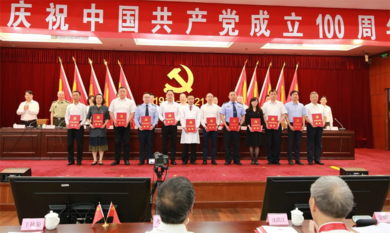 新闻 | 宝开董事长邢志文荣获“闵行区优秀共产党员”称号