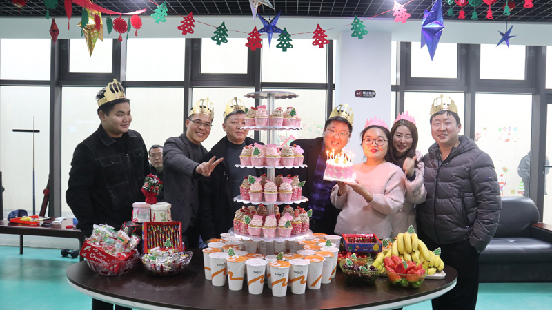 缤纷平安夜，欢乐圣诞节 | 宝开举办第四季度员工集体生日会