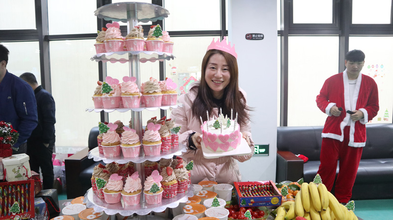 缤纷平安夜，欢乐圣诞节 | 宝开举办第四季度员工集体生日会