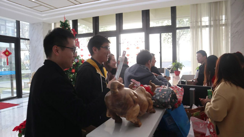 缤纷平安夜，欢乐圣诞节 | 宝开举办第四季度员工集体生日会