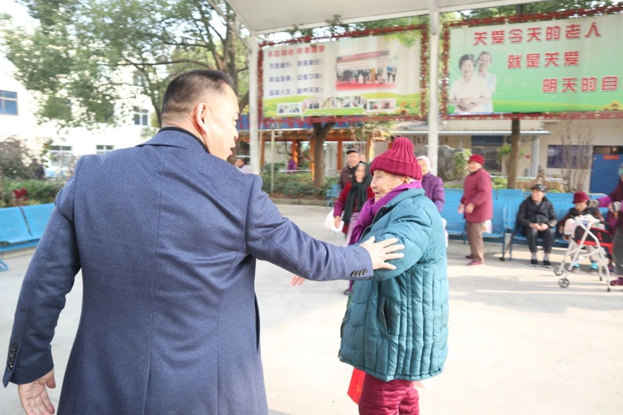 敬老爱老·传承美德 | 宝开跨年公益行——走进敬老院