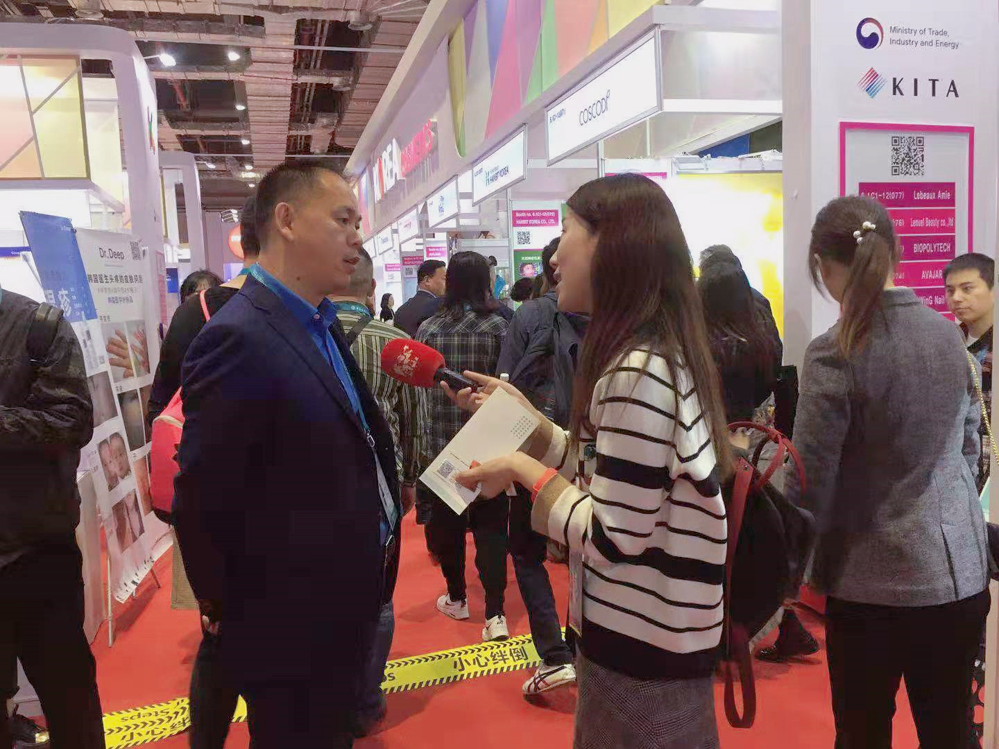 ＂合作、创新、共享＂话进博一一宝开董事长邢志文参观进博并接受SMG记者采访