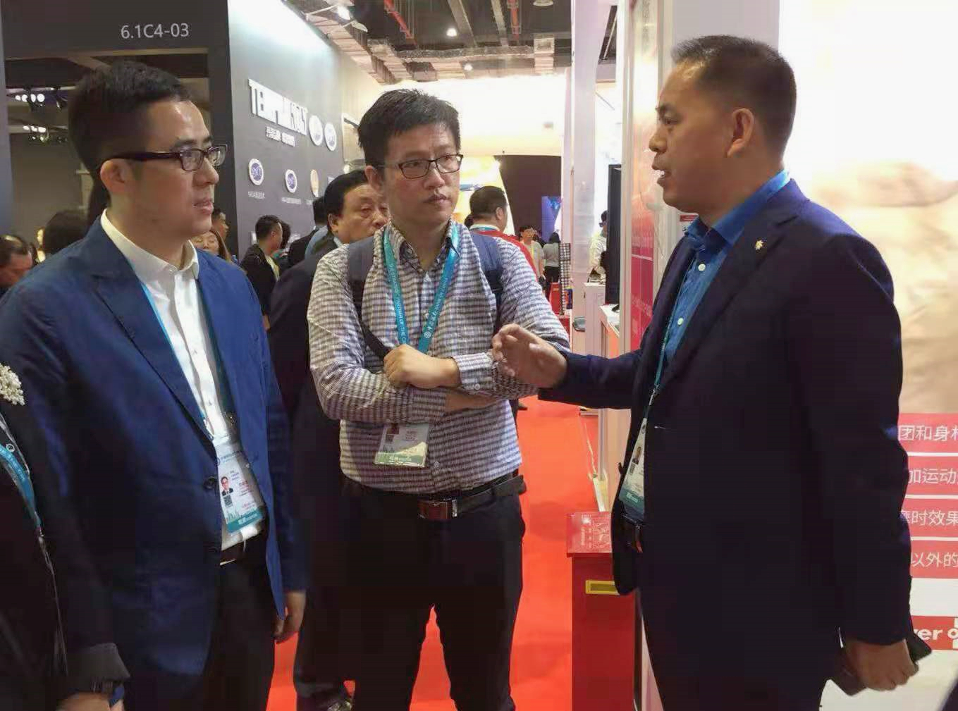 ＂合作、创新、共享＂话进博一一宝开董事长邢志文参观进博并接受SMG记者采访