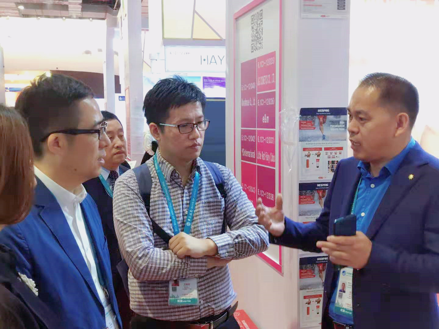 ＂合作、创新、共享＂话进博一一宝开董事长邢志文参观进博并接受SMG记者采访