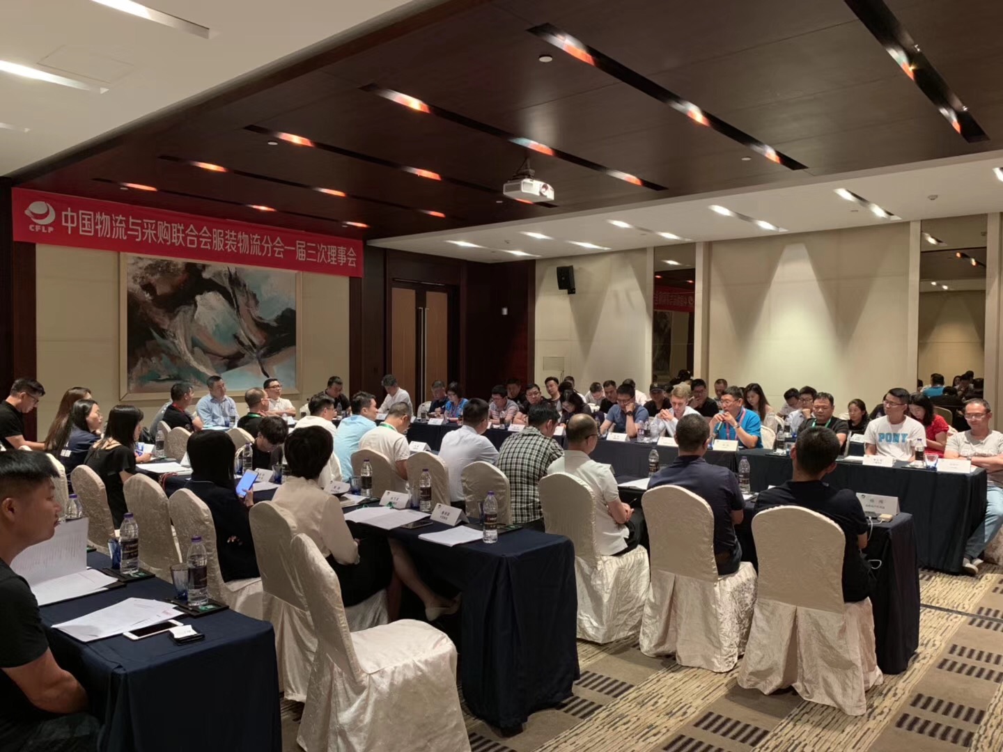 新闻 | 宝开荣获“2019服装物流行业优秀技术装备供应商”