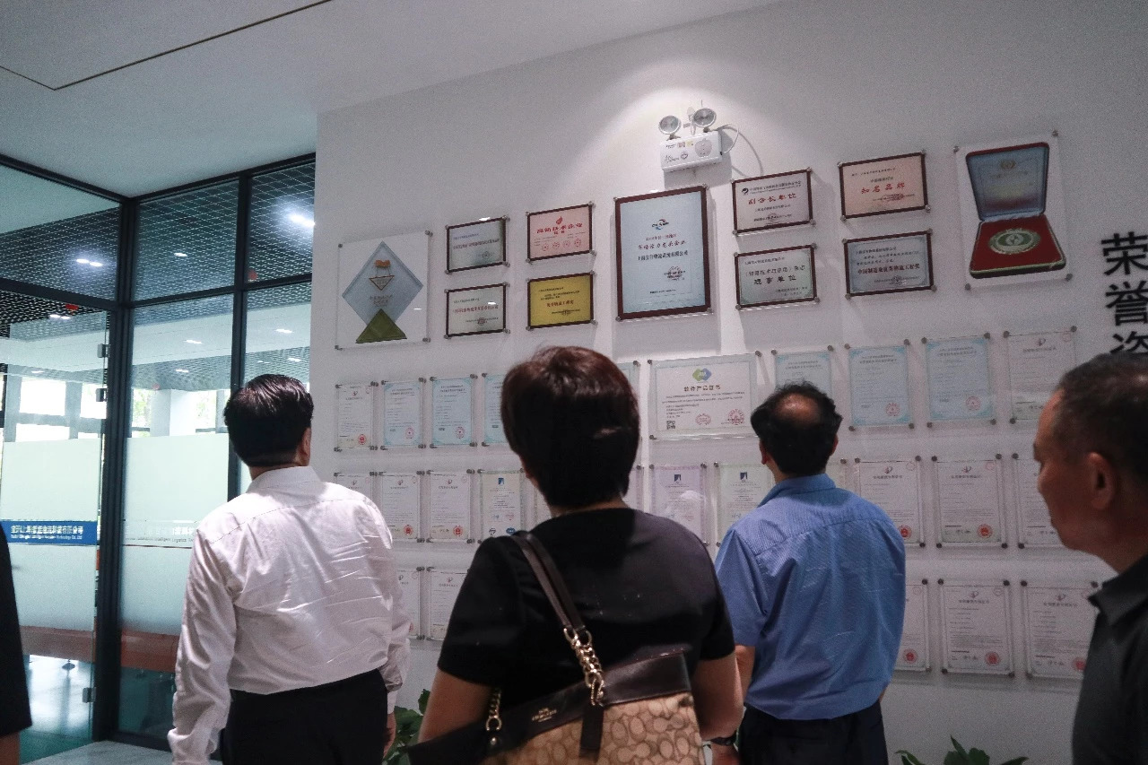 快讯 | 河北省工信厅、石家庄市委市政府领导莅临宝开智能参观考察