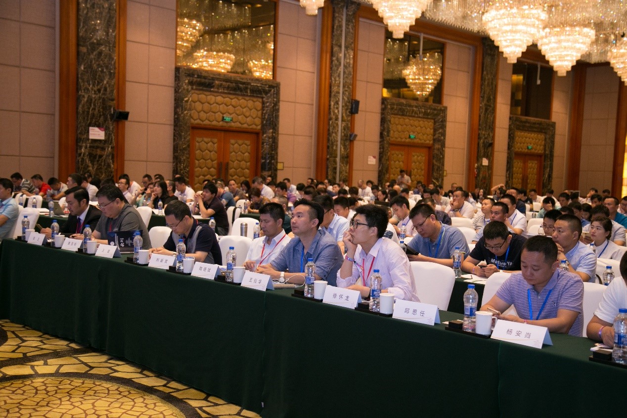 宝开常务副总裁王雷：“新零售环境下的物流中心规划”主题分享 | UR服饰物流中心迎百余服装物流经理人现场参观