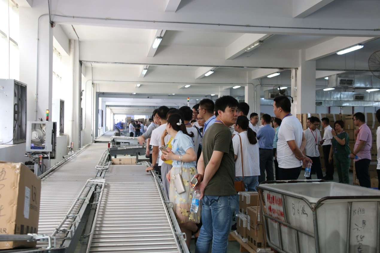 宝开常务副总裁王雷：“新零售环境下的物流中心规划”主题分享 | UR服饰物流中心迎百余服装物流经理人现场参观