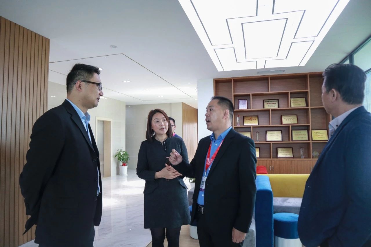 快讯 | 热烈欢迎吴泾镇领导莅临宝开指导工作！