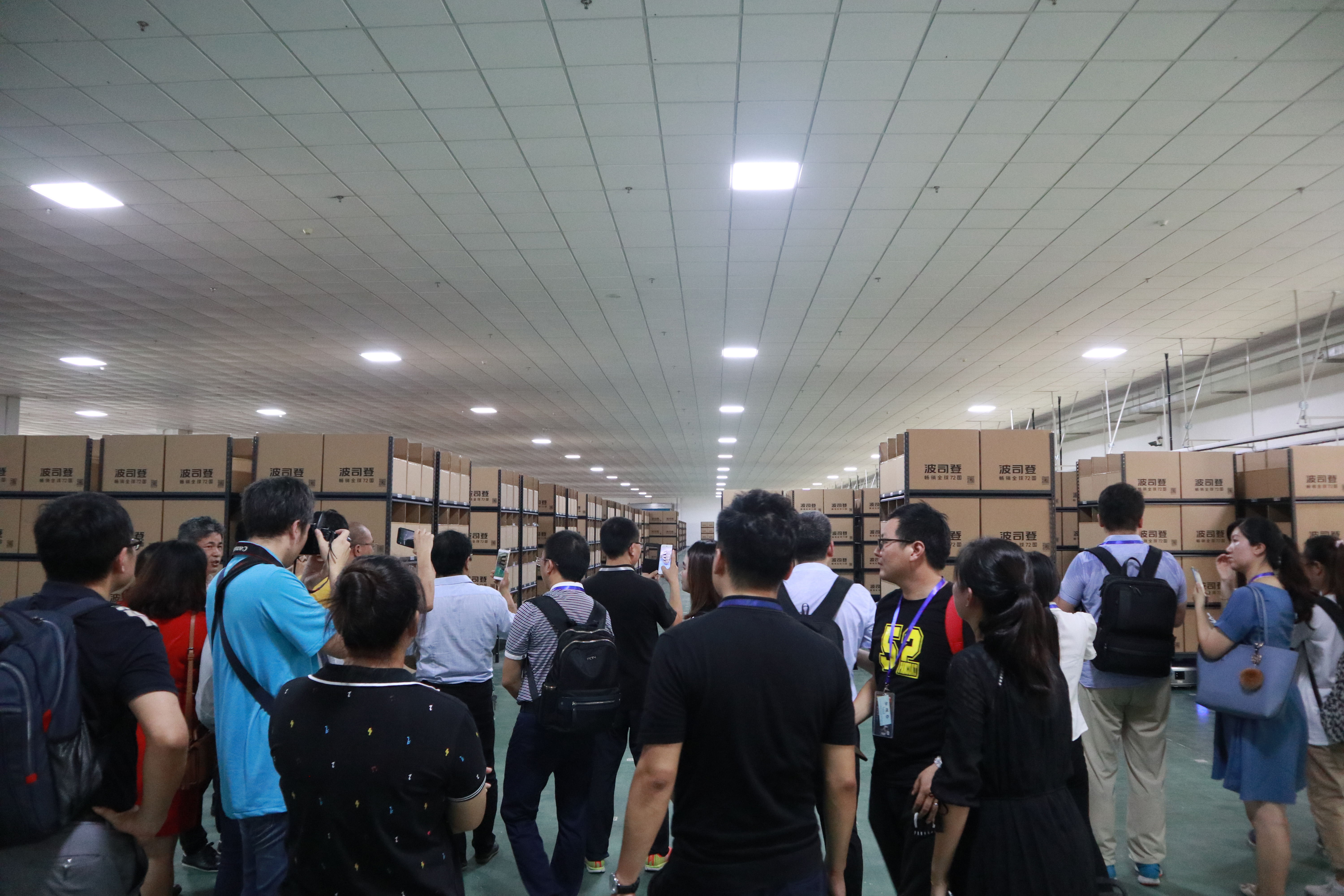 戴建国:我只是修路人 | FLA小秘书的GALTS 2018波司登集团中央智能配送中心参观之旅