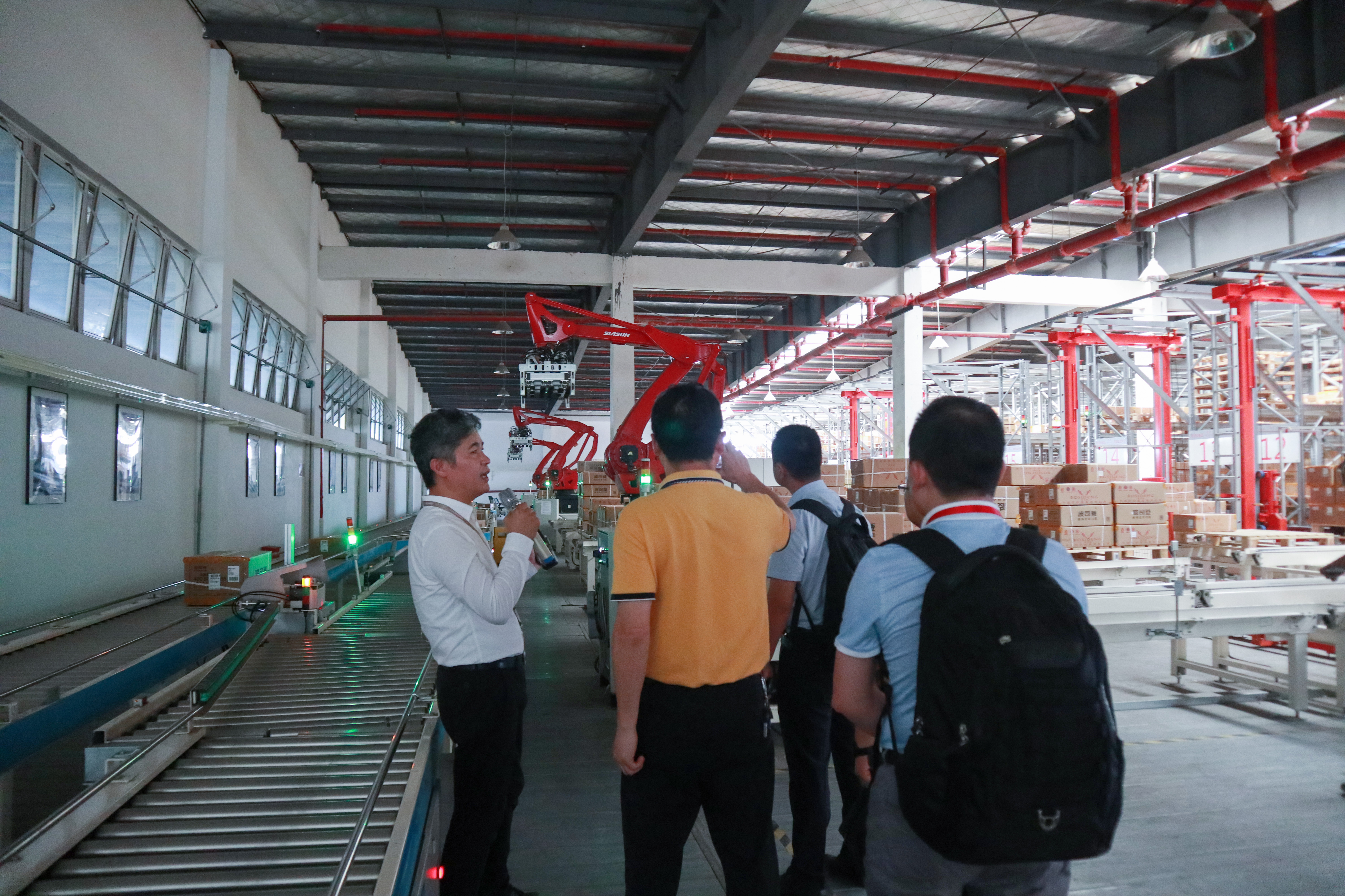 戴建国:我只是修路人 | FLA小秘书的GALTS 2018波司登集团中央智能配送中心参观之旅